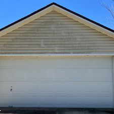 Low-Pressure-Vinyl-Siding-Cleaning-in-Pensacola-Florida 0