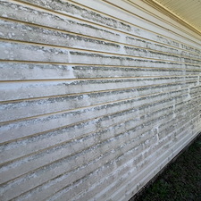 Low-Pressure-Vinyl-Siding-Cleaning-in-Pensacola-Florida 2