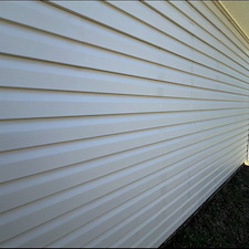 Low-Pressure-Vinyl-Siding-Cleaning-in-Pensacola-Florida 3