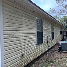 Pro-Level-Soft-Wash-Vinyl-Siding-in-Cantonment-Florida 4