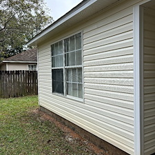 Pro-Level-Soft-Wash-Vinyl-Siding-in-Cantonment-Florida 2