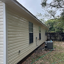 Pro-Level-Soft-Wash-Vinyl-Siding-in-Cantonment-Florida 1