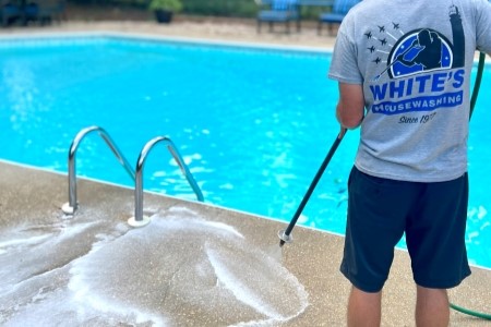 Pool Deck Cleaning